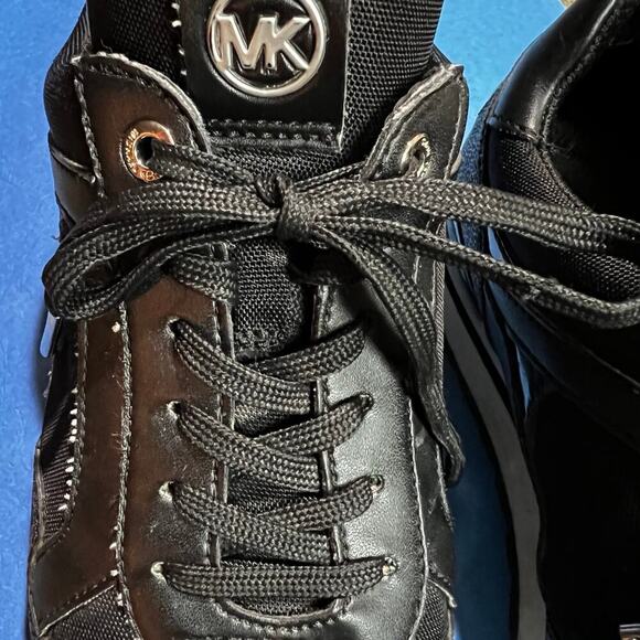 Michael Kors fashion sneakers, black, lace up, Wilma Trainers, women’s size 8 - Picture 2 of 8